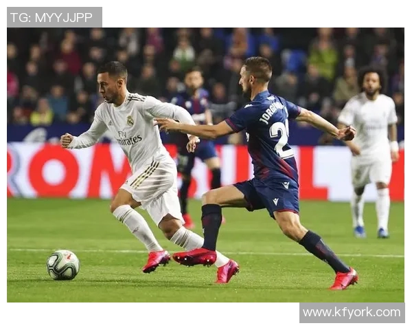 球星足球技巧大揭秘：他们是如何用搞笑方式颠覆绿茵场的常规套路