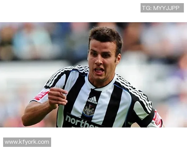 足球队伍核心球星引领风潮 助力球队冲击新荣誉的背后故事 足球队伍核心球星引领风潮 助力球队冲击新荣誉的背后故事